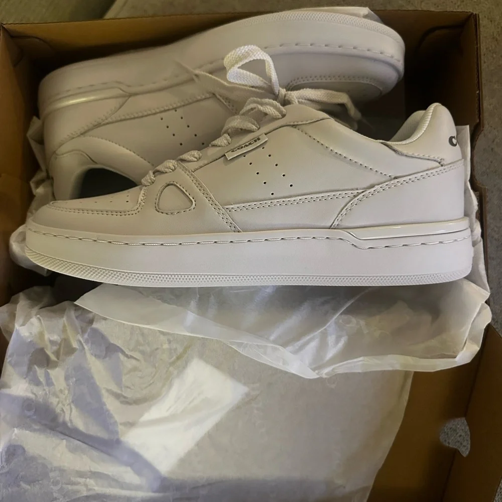NWT- Coach White Clip Court Low Top Sneakers- size 7 - Picture 6 of 10